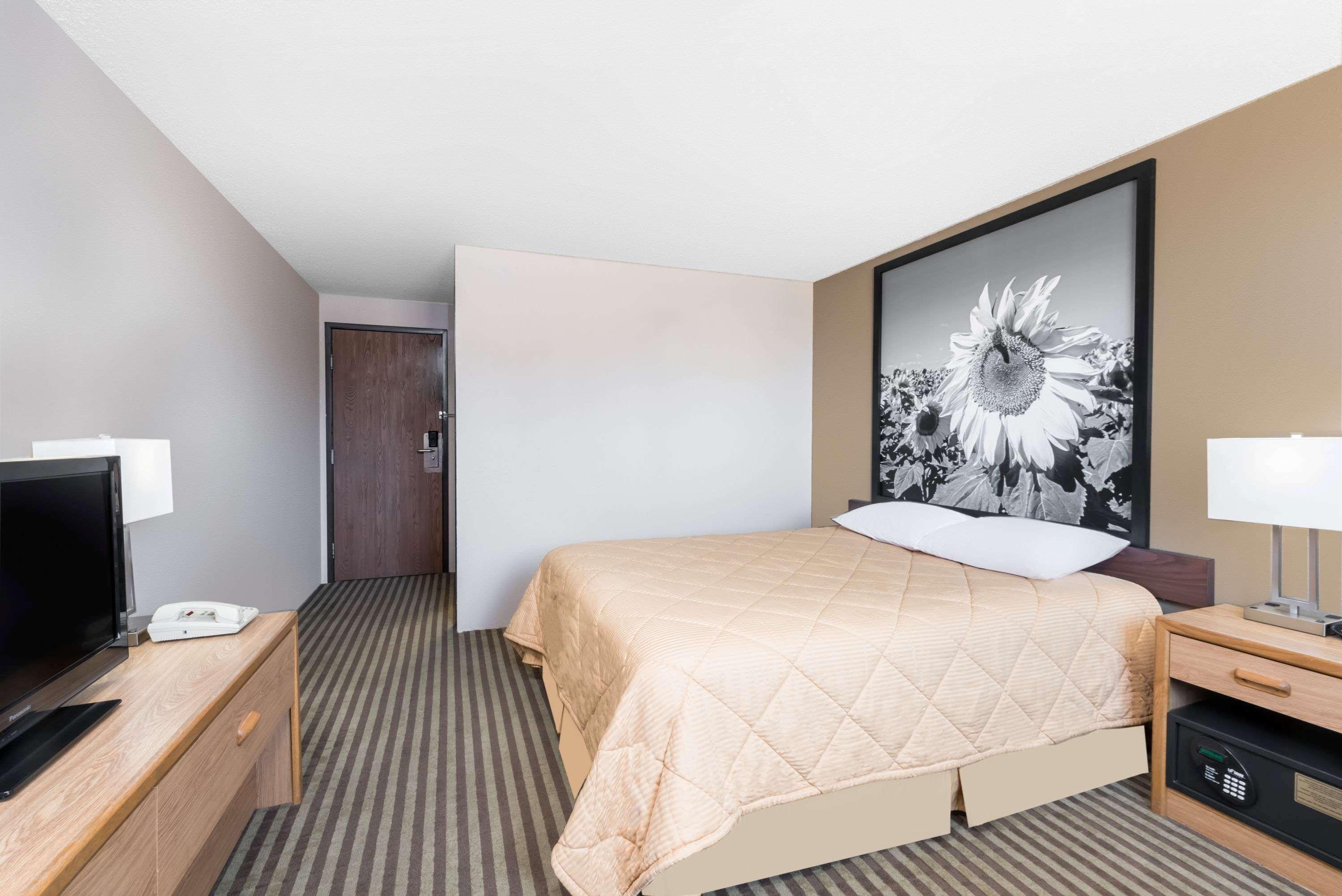 Hotel Super 8 By Wyndham Bowman Zewnętrze zdjęcie